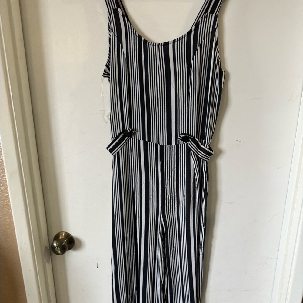 Woman’s Black & White Striped Jumpsuit Romper Capri Length M NWT